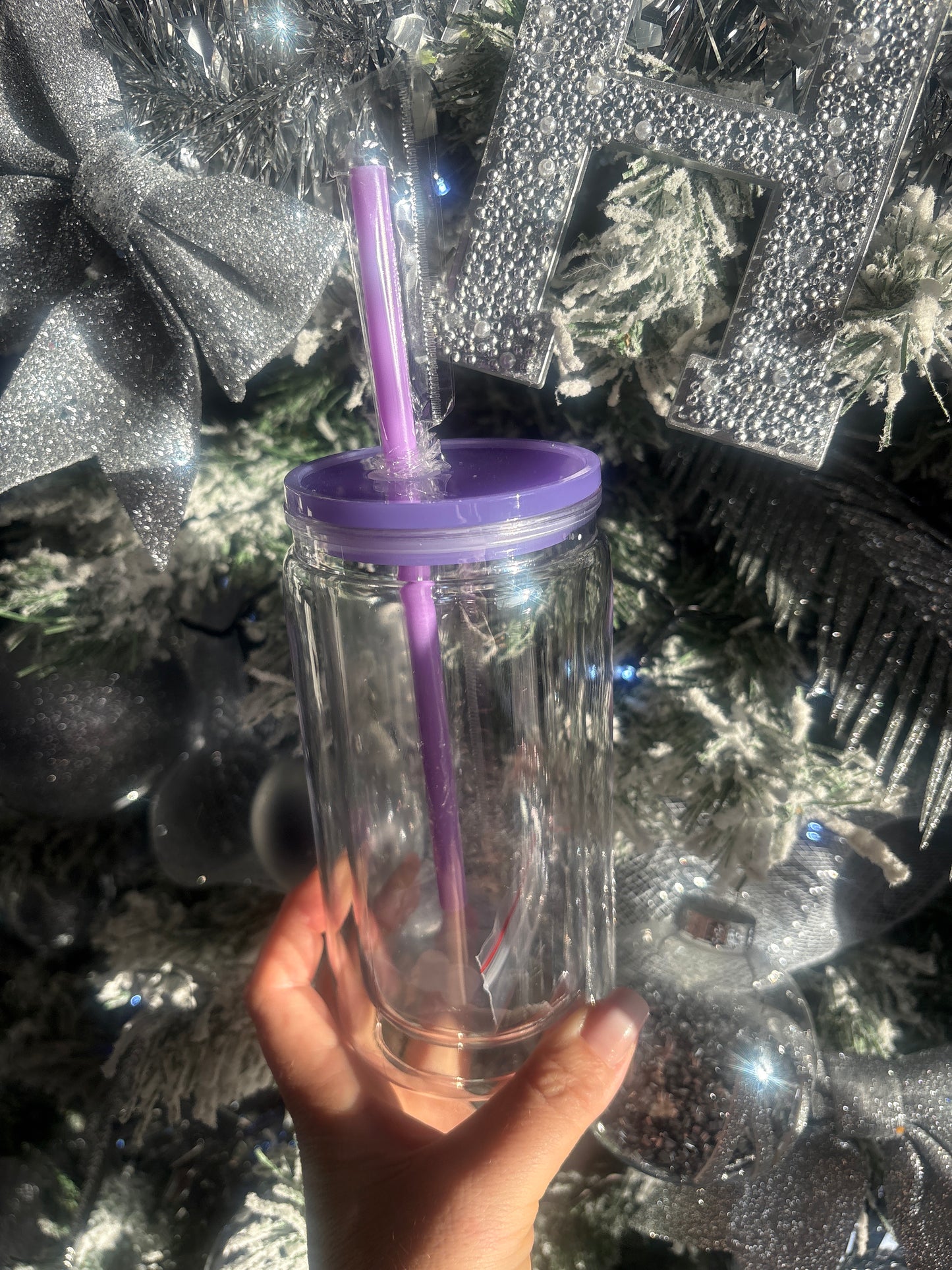 Snowglobe cup with purple lid & straw